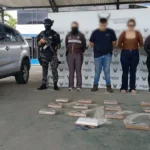 Capturan a dos ciudadanos con 17 bloques de cocaína en Camarones