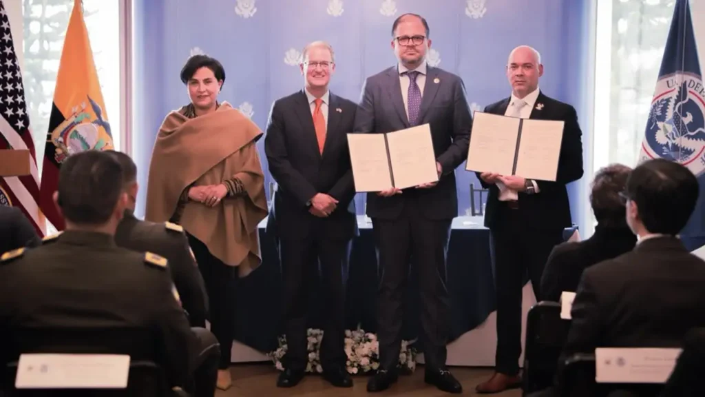 Ecuador y EE. UU. firman memorando para combatir delitos transnacionales