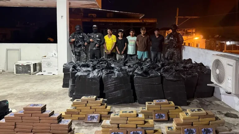Operación "Malaquita ll" incauta 2 toneladas de cocaína a "Los Lobos" en Babahoyo