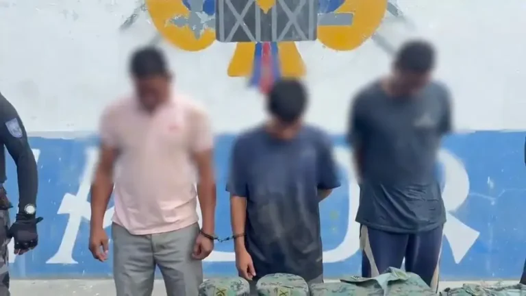 Operativo "Pandora" captura banda con explosivos, armas y uniformes militares