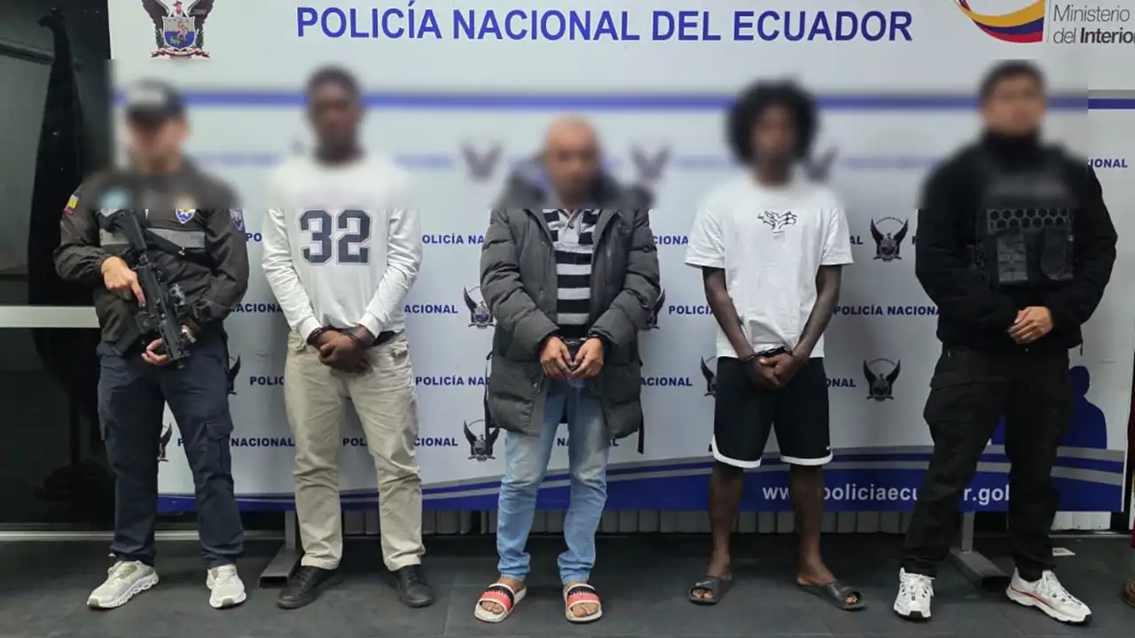 Detienen a dos futbolistas y un entrenador por extorsión en Tungurahua y Manabí