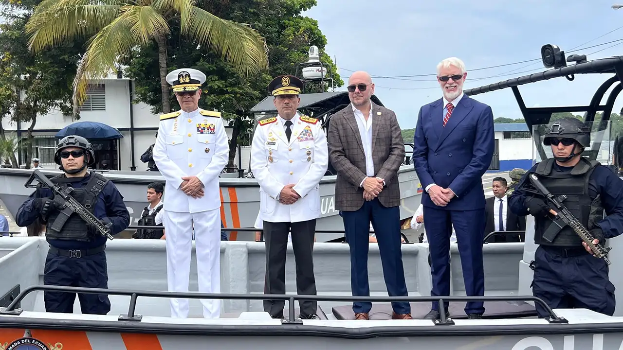 Ecuador sumará doce lanchas guardacostas contra narcotráfico con apoyo de EE.UU.