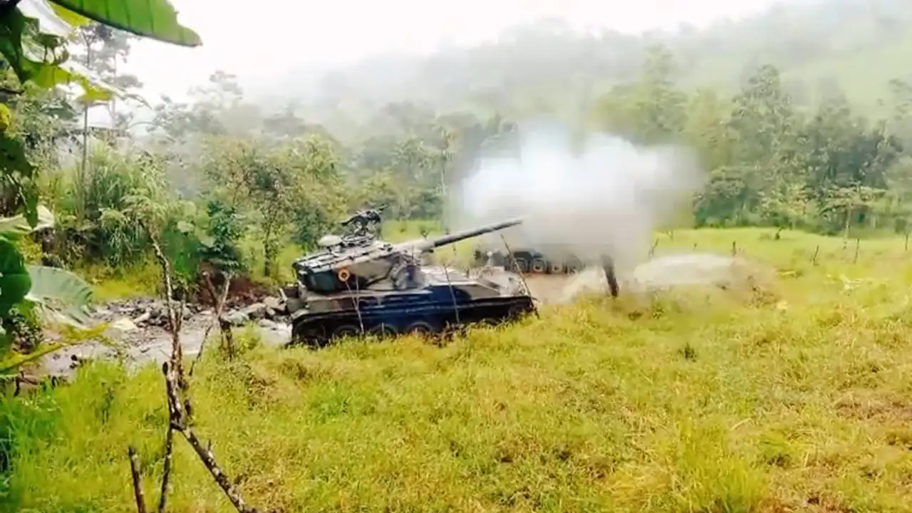 Ejército utiliza vehículos blindados AMX-13 para combatir la minería ilegal en Santo Domingo