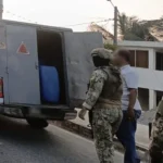FF. AA. y SENAE decomisa cargamento de cigarrillos de contrabando en Esmeraldas