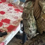 FF.AA encuentra pistola traumática en vivienda abandonada en Camarones