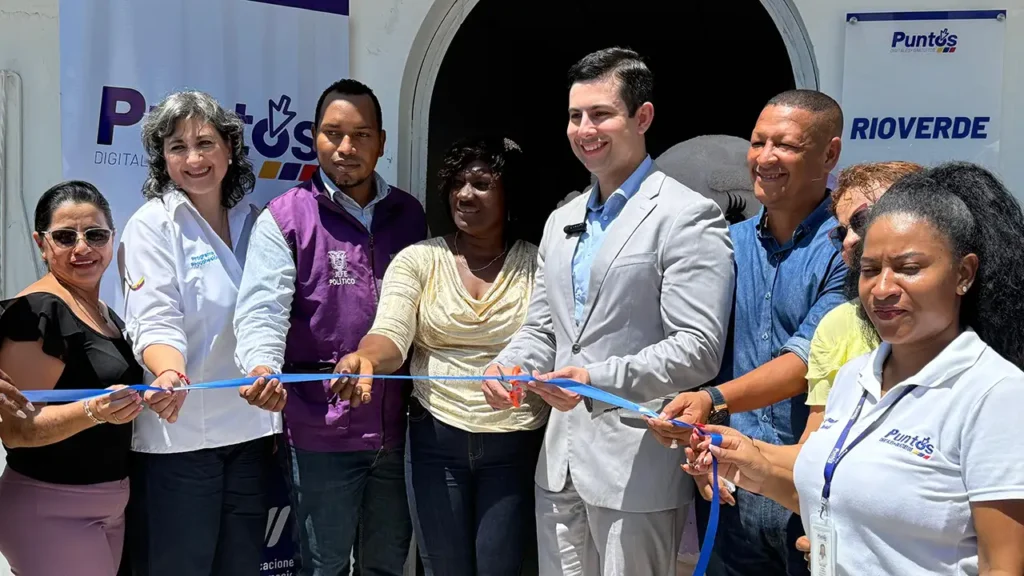 MINTEL inaugura tres nuevos Puntos Digitales Gratuitos en Esmeraldas