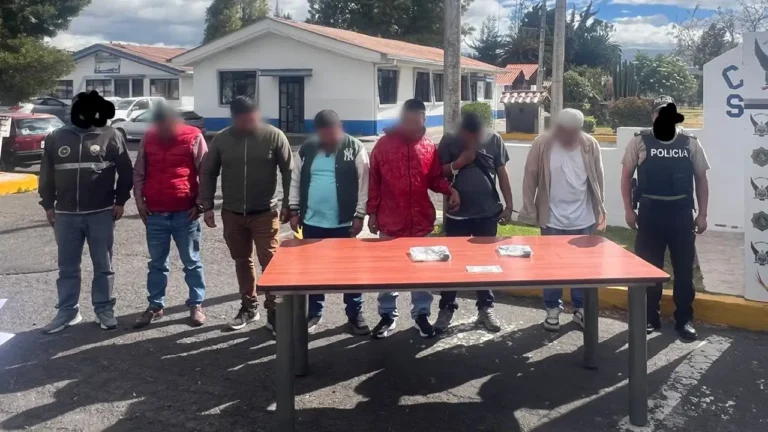 Operativo en Cotopaxi desarticula red de "sacapintas" y "tarjetazo" vinculada a Los Lobos