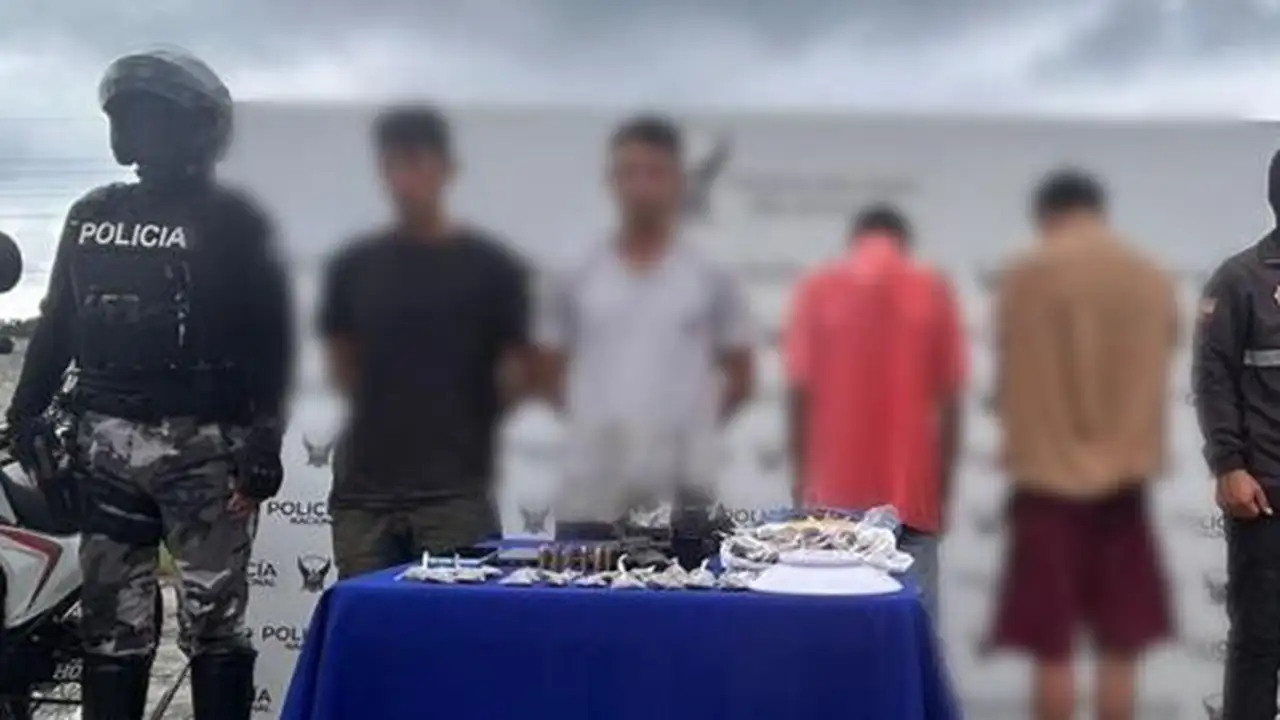 Policía desmantele red de microtráfico y detiene a cuatro personas en Quinindé
