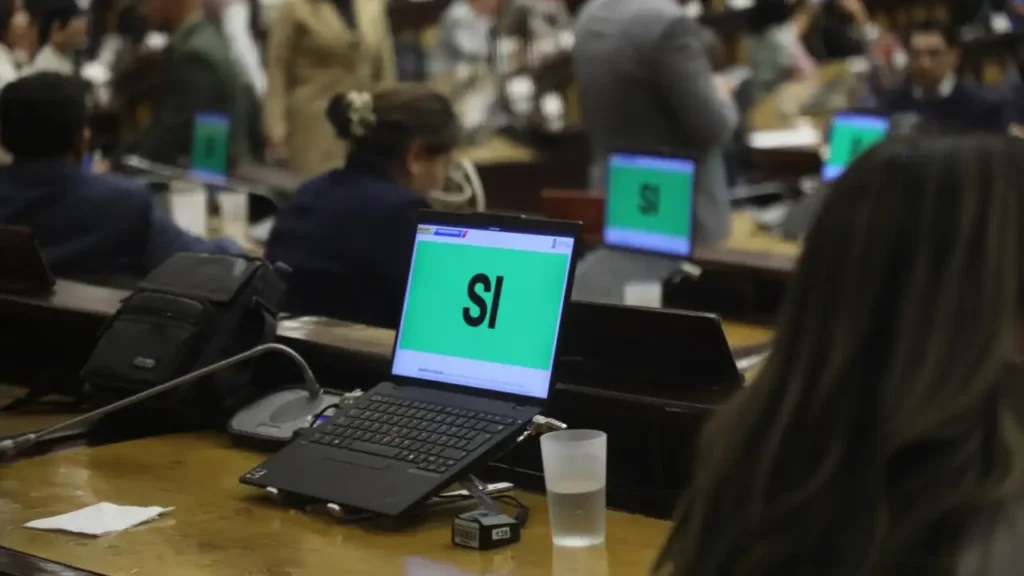 Asamblea aprueba ley que sanciona con hasta 7 años de cárcel el uso delictivo de uniformes oficiales