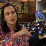 CAL aprueba inicio de trámite de enjuiciamiento político a exministra Inés Manzano