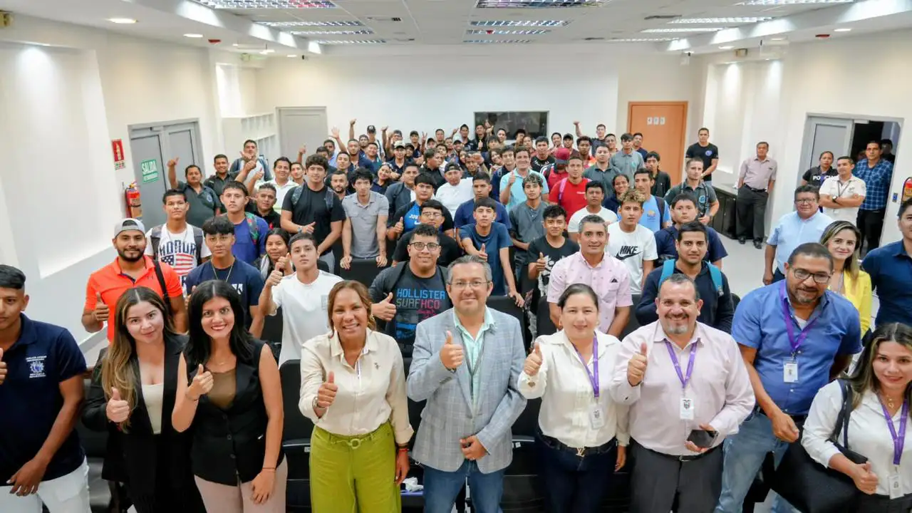Gobierno impulsa 9.000 becas gratuitas de certificación laboral con registro Senescyt