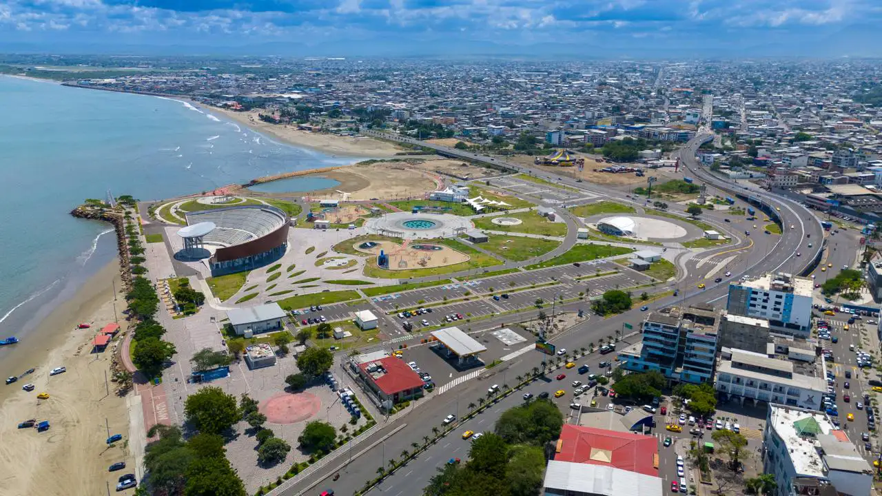 Manta estrena el Parque Centenario en La Poza gracias a una inversión de 20,6 millones de Petroecuador