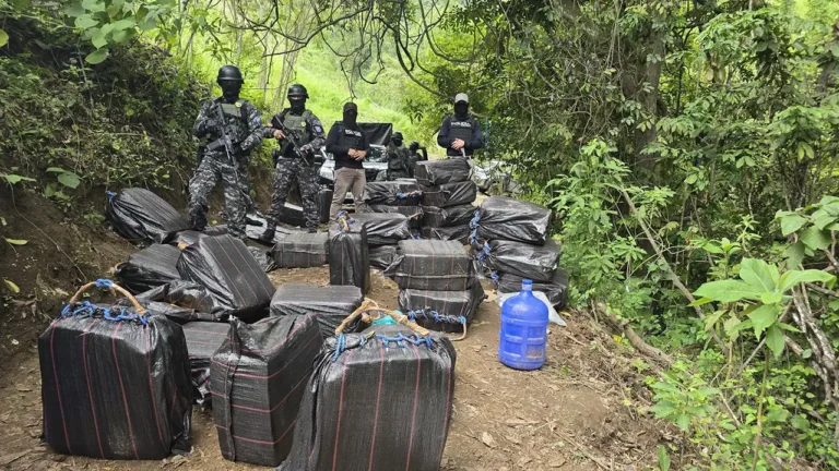 Operación Atlas 25 frena envío de dos toneladas de cocaína en Jama, Manabí