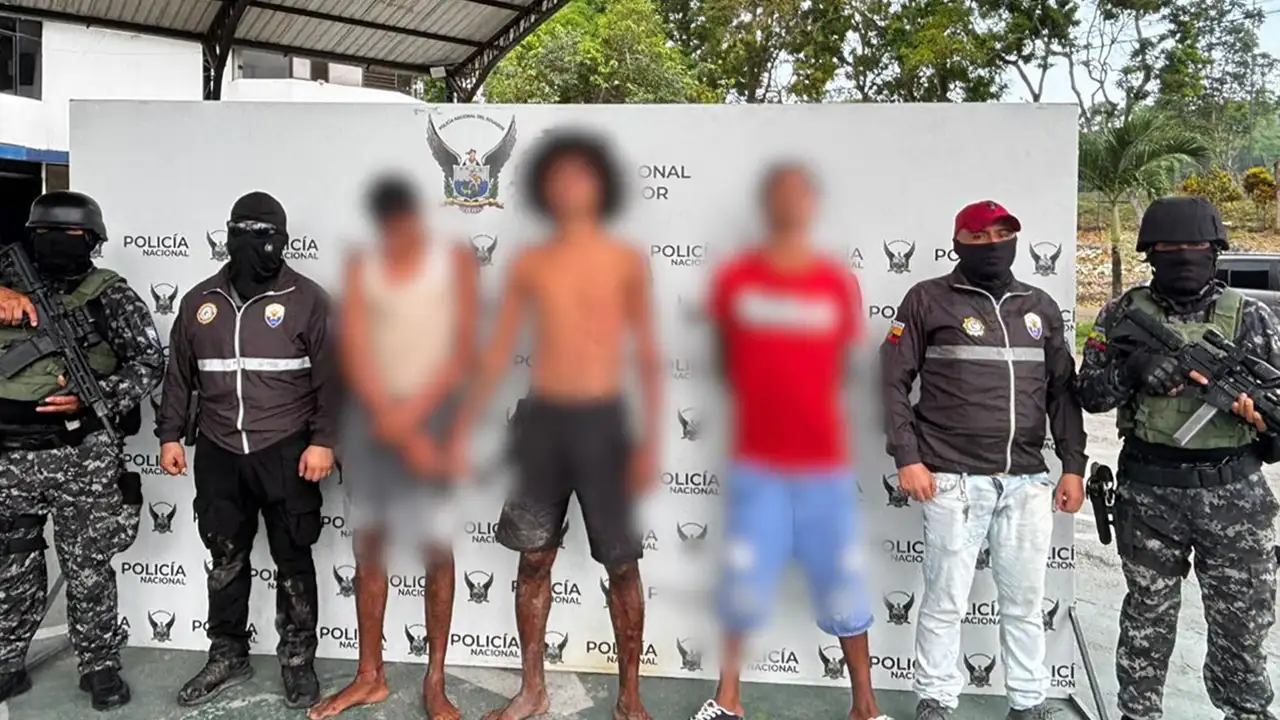 Tres detenidos, armas y drogas incautadas en Aire Libre, Esmeraldas