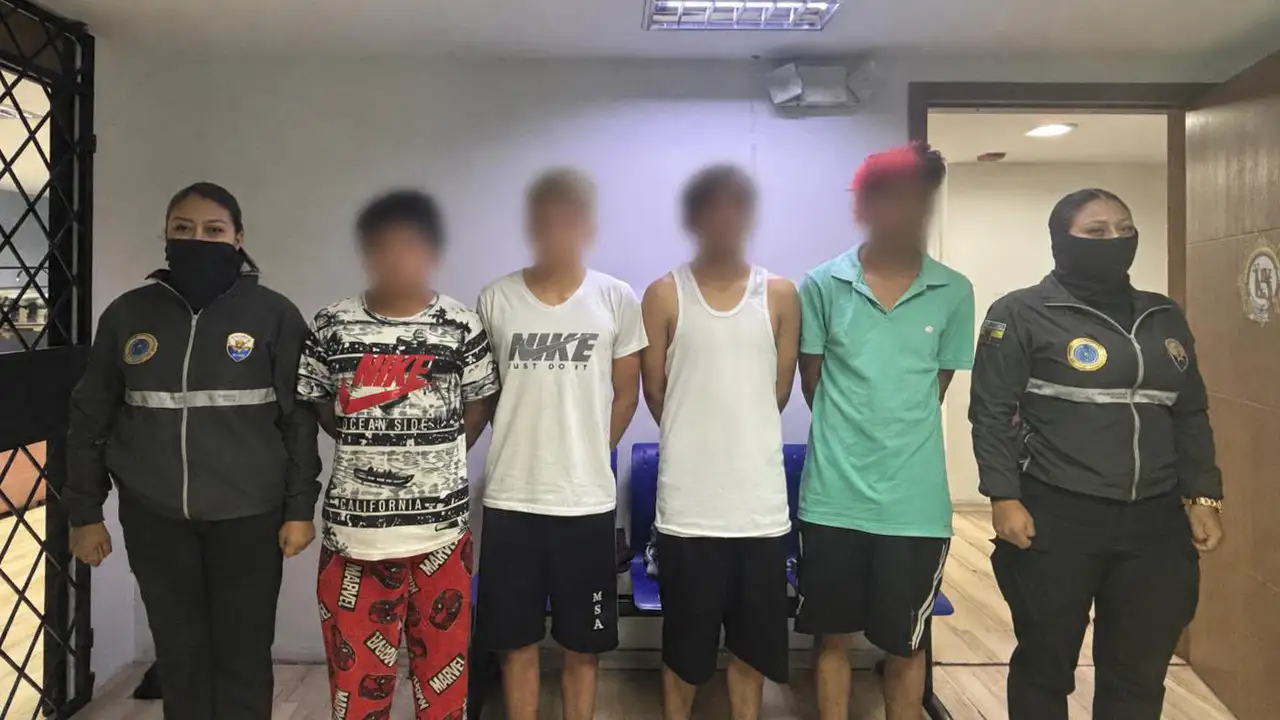 Caen 4 adolescentes por presunta red de extorsión a estudiantes al sur de Quito