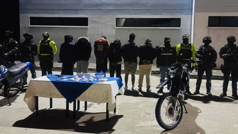 Caen 7 presuntos miembros de 'Los Lobos' tras allanamientos en norte de Quito