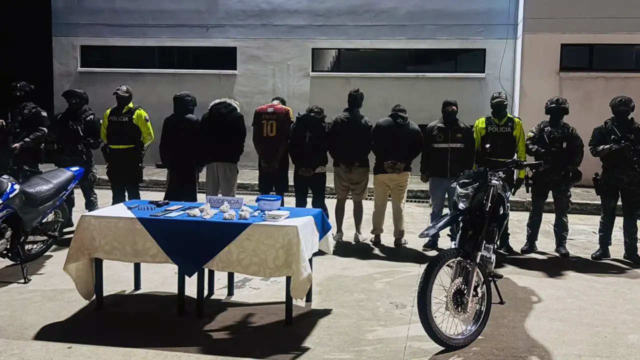 Caen 7 presuntos miembros de 'Los Lobos' tras allanamientos en norte de Quito