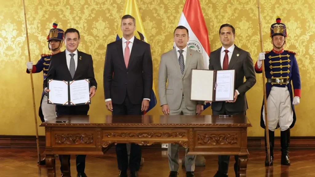 Daniel Noboa y Santiago Peña firman acuerdos clave de cooperación bilateral
