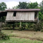 Deslaves e inundaciones dejan aisladas a doscientas familias chachis en Eloy Alfaro