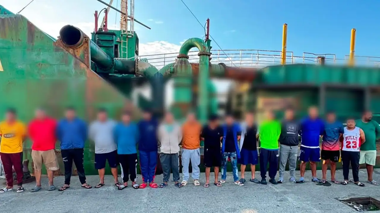 Esmeraldas: 17 detenidos por presunta red de tráfico de combustible en altamar