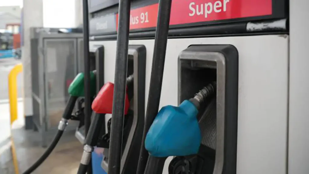 Gobierno reforma sistema de bandas y baja el precio de las gasolinas Extra y Ecopaís