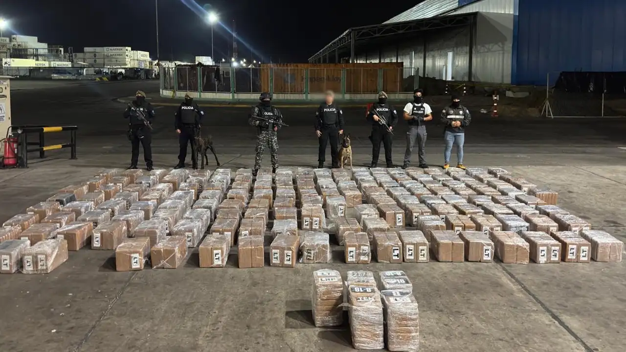 Incautan 2,4 toneladas de cocaína en Puerto Bolívar que tenía destino a Europa