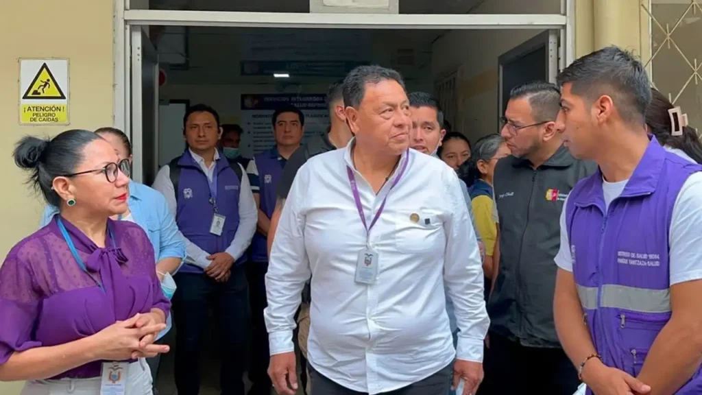 Ministro de Salud supervisa en territorio emergencia por aluvión en Zamora Chinchipe