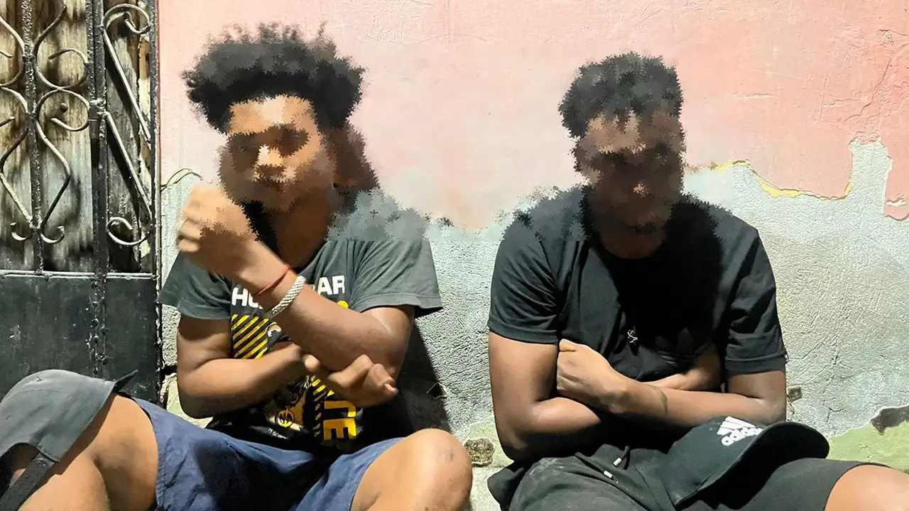 Operativo militar detiene a dos sospechosos con armas en el sector "La Siate", San Lorenzo