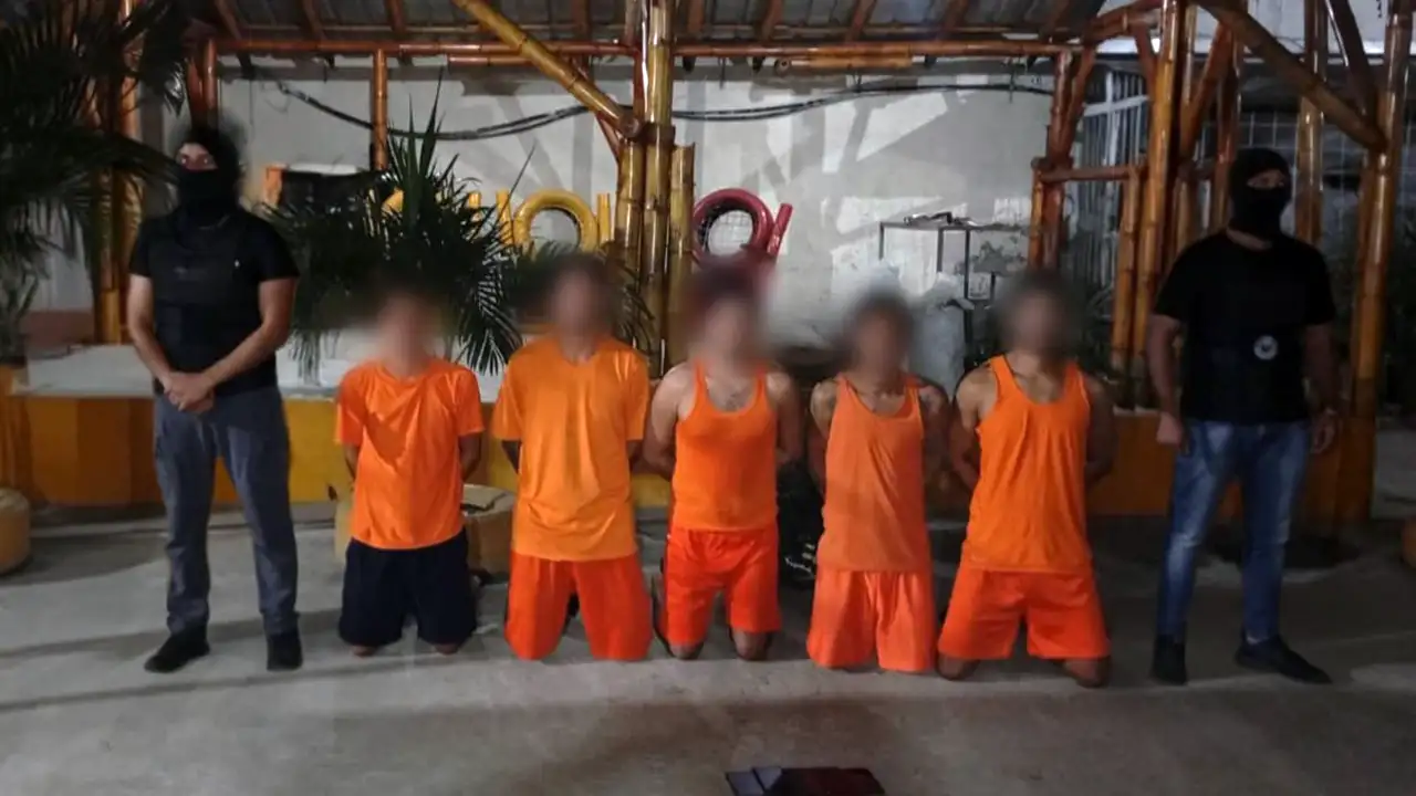 Procesan a 5 PPL por presunta red de extorsión dirigida desde cárcel de Bahía de Caráquez