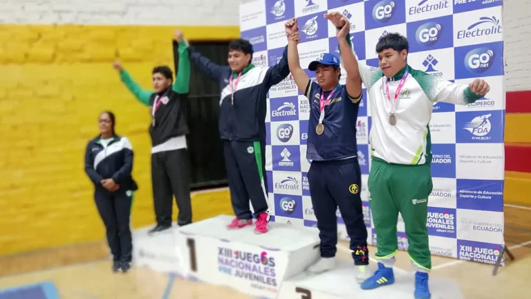 Atleta esmeraldeño Mateo Amaya alcanza el oro nacional en Azuay 2026