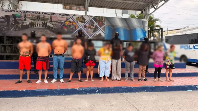 Cae red de extorsión: 12 detenidos tras operativo de UNASE en Guayaquil