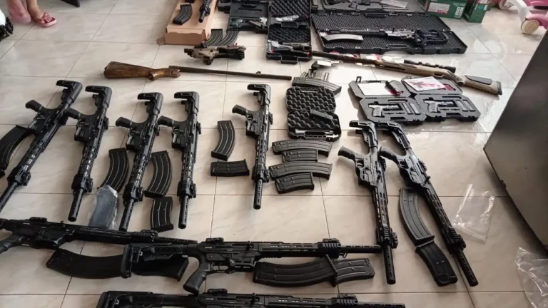 Decomisan Arsenal: Caen dos sospechosos en Ciudad Verde, Santo Domingo