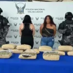 Detienen a dos mujeres con marihuana en bus intercantonal en Esmeraldas