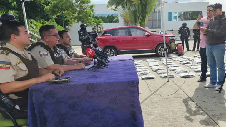 Incautan marihuana tras persecución policial en El Carmen, Manabí
