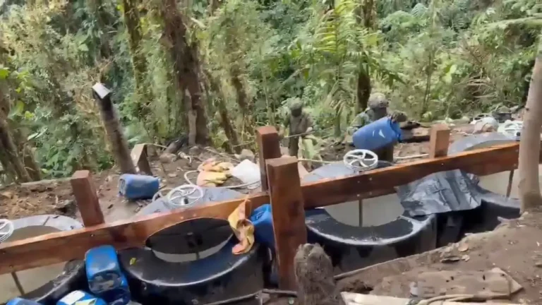 Operación militar desmantela campamento de minería ilegal en Urcuquí