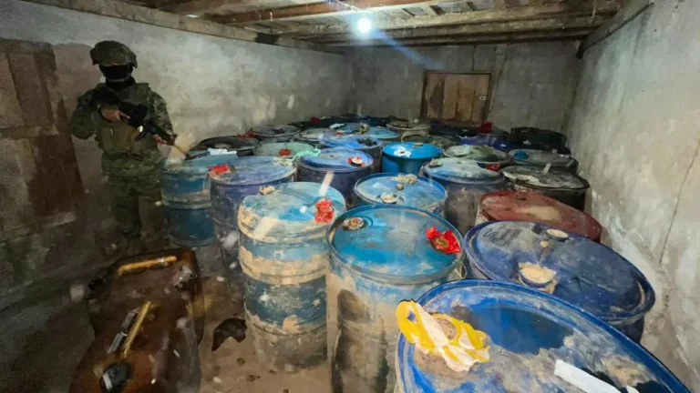 Operativo militar decomisa más de 6.700 galones de CLDH en El Palmar, Putumayo