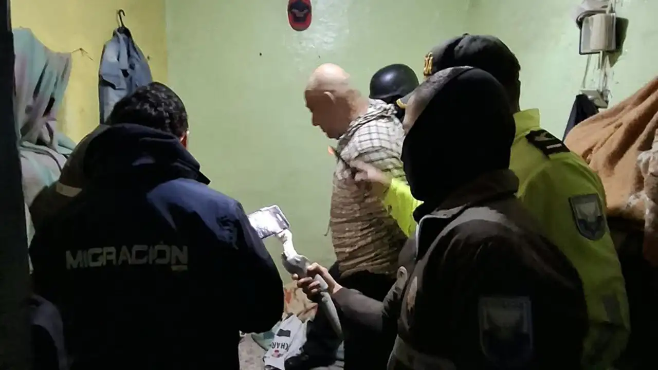 Operativo multinacional captura y deporta a prófugo de la Interpol a Colombia