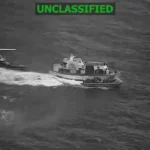Armada traslada 28 tripulantes de dos embarcaciones destruidas a Manta