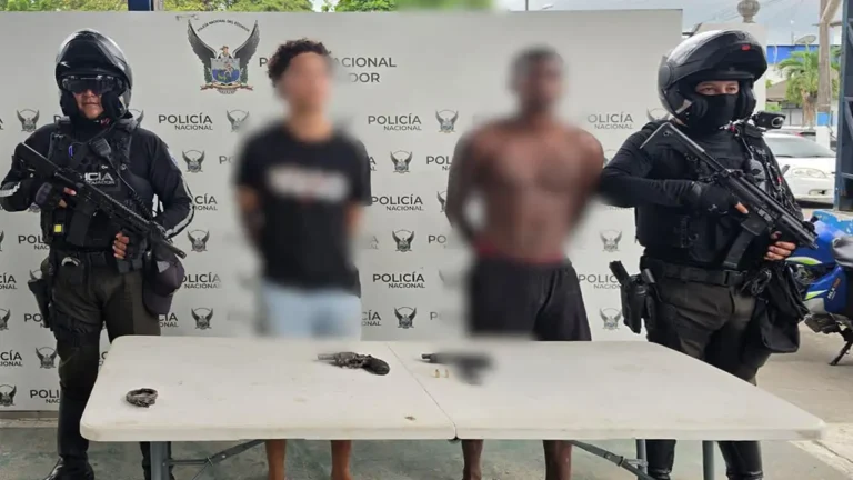 Caen alias "Noli" y alias "Erick" en operativo Atlas 157 en el Pampón, Esmeraldas