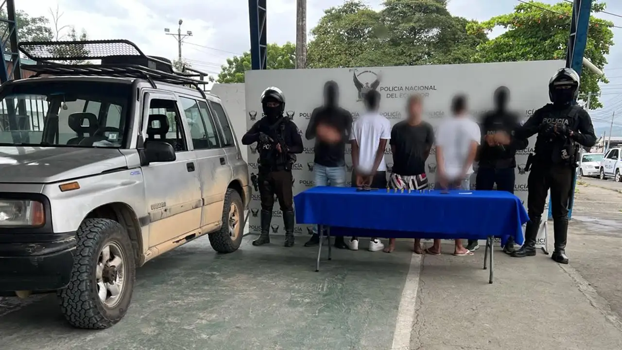 Capturan a alias "3-80" y dos adolescentes en operativo en el sector 50 Casas