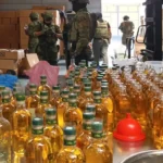 Desarticulan red de licor adulterado vinculada a "Los Lobos" en Quito