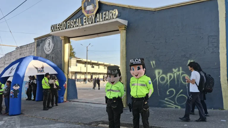 Gobierno activa el Plan Escudo para proteger las escuelas en Ecuador