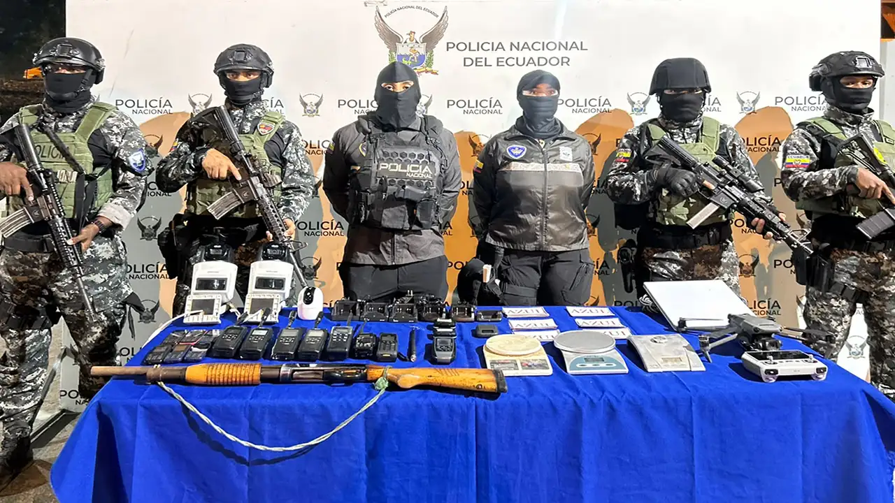 Golpe al narcotráfico desmantela base con lanchas y drones en Muisne