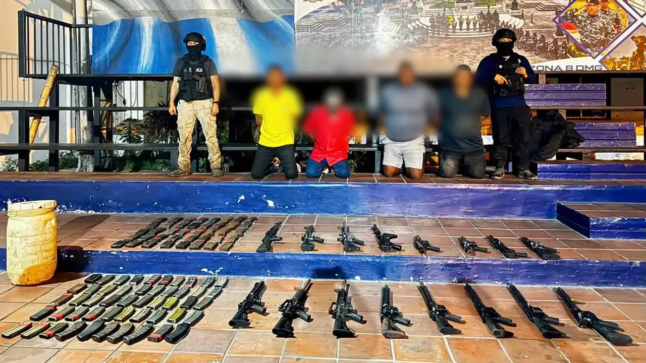 Operación Encuentro 129 - Manglar decomisa fusiles, lanchas y deja cuatro detenidos