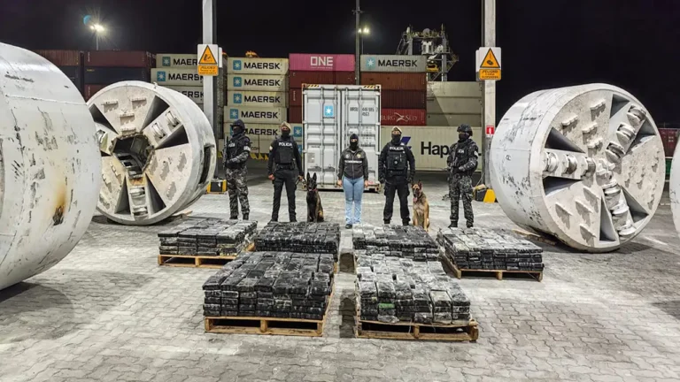 Operativo Ofensiva Total incauta casi mil bloques de cocaína