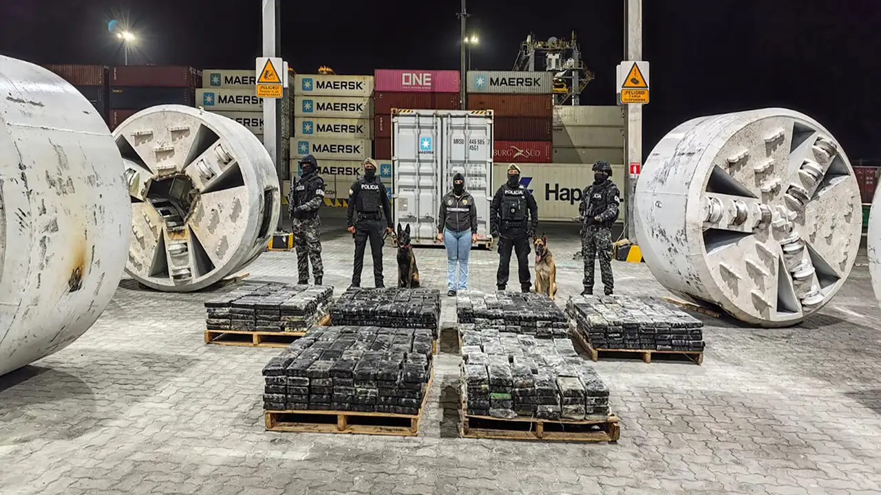 Operativo Ofensiva Total incauta casi mil bloques de cocaína