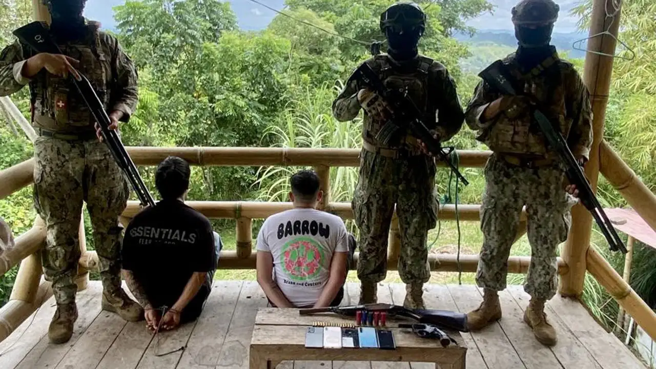 Operativo deja dos capturados con armas artesanales en Mompiche, Muisne