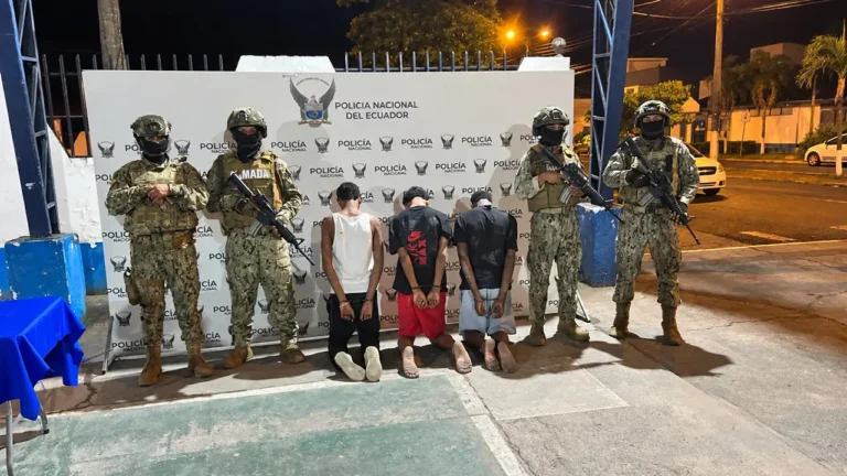 Operativo militar deja tres detenidos en Puerto Limón, Esmeraldas