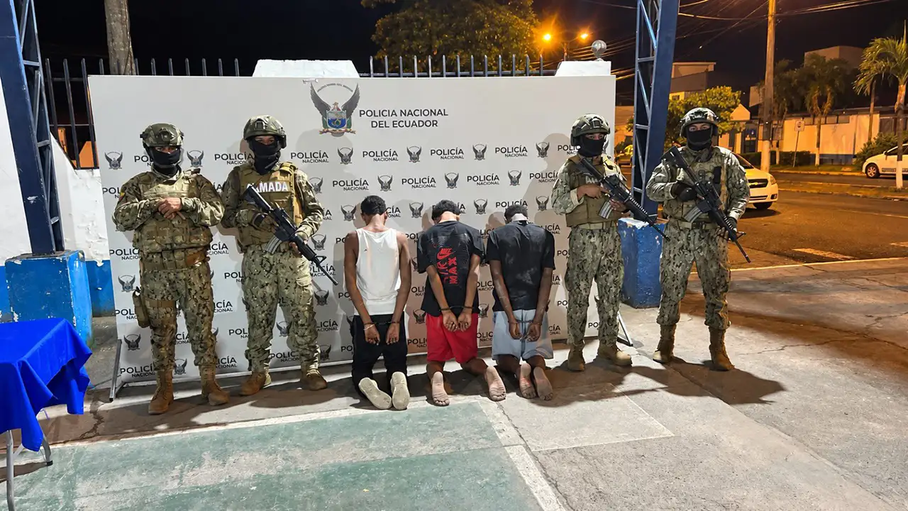 Operativo militar deja tres detenidos en Puerto Limón, Esmeraldas