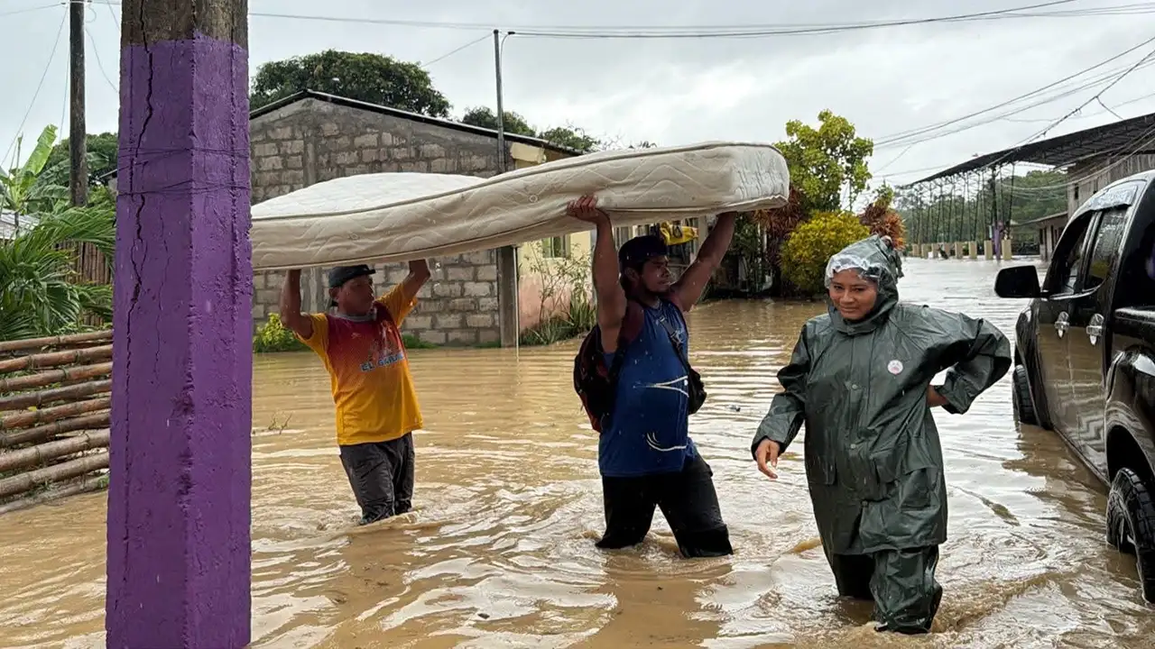 Muisne 70 años de cantonización: ¿La genta festiva opacada por las inundaciones?
